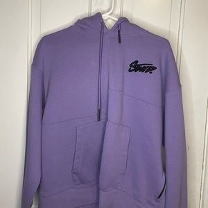 SWD Purple hoodie w black details with small zip-up pocket